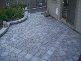 ENTRÉ PAVÉ TROTTOIR, PATIO ARRIÈRE